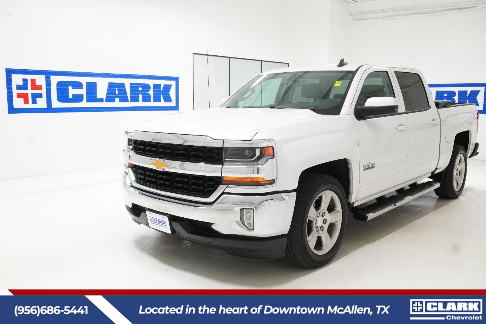 White (Iridescent Pearl Tricoat) 2018 Chevrolet Silverado 1500 LT Crew Cab RWD Pickup Truck 4X2 6-Speed Automatic