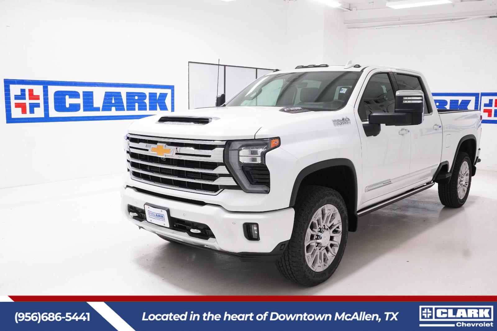Summit White 2026 Chevrolet Silverado 2500HD Pickup Truck Four-Wheel Drive Automatic