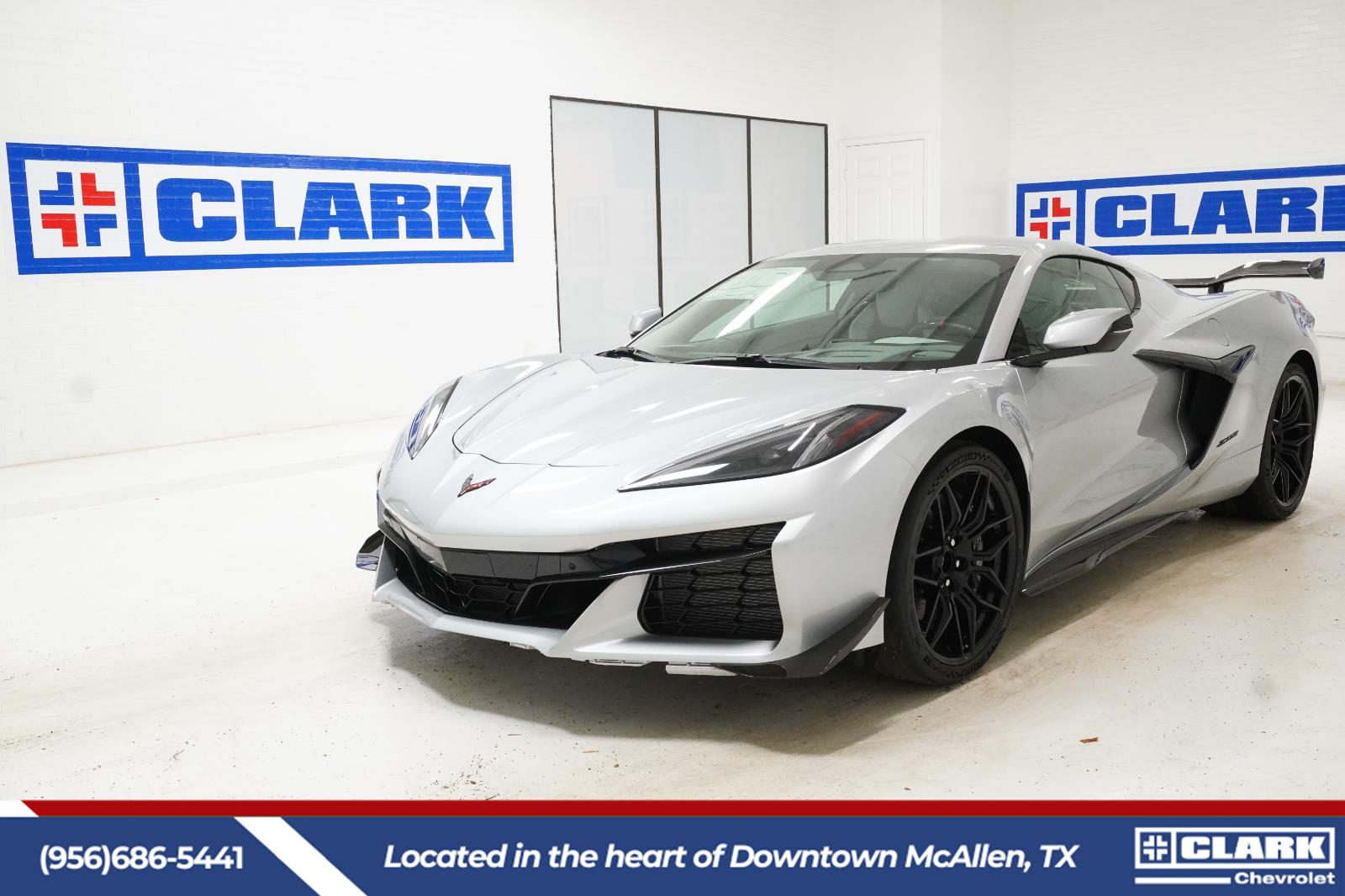 Blade Silver Metallic 2026 Chevrolet Corvette Z06 3LZ Coupe RWD Coupe Rear-Wheel Drive 8-Speed Dual Clutch