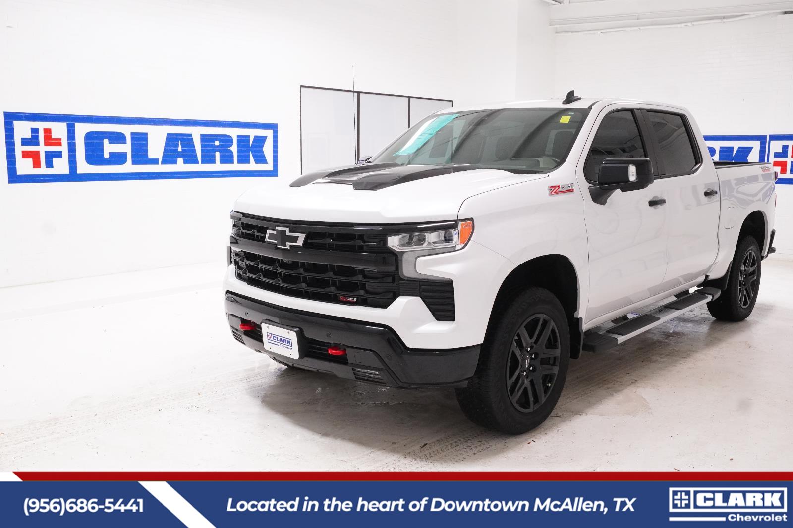 White (Iridescent Pearl Tricoat) 2024 Chevrolet Silverado 1500 LT Trail Boss Crew Cab 4WD Pickup Truck Four-Wheel Drive Automatic