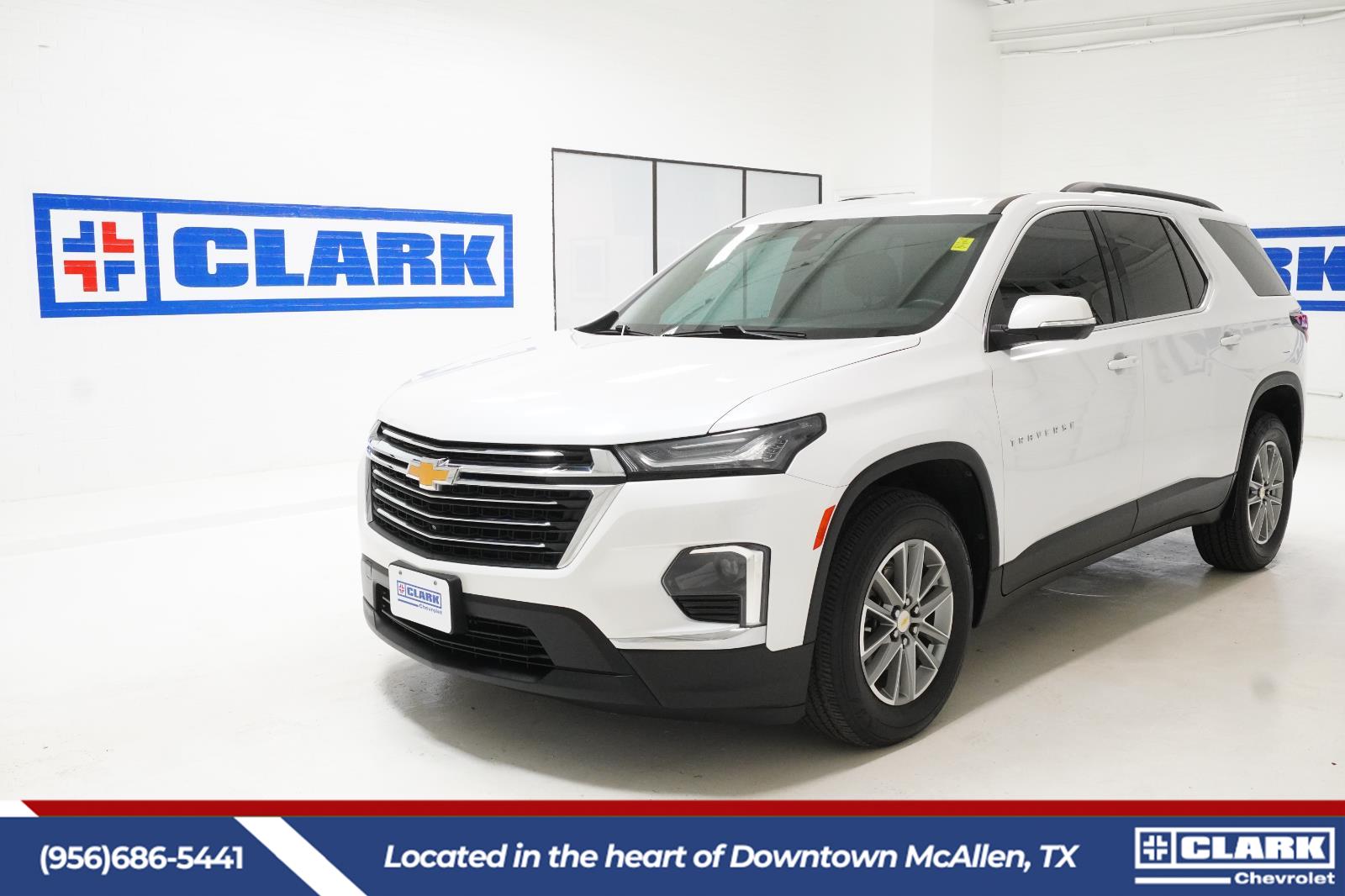 White (Iridescent Pearl Tricoat) 2023 Chevrolet Traverse SUV / Crossover Front-Wheel Drive 9-Speed Automatic