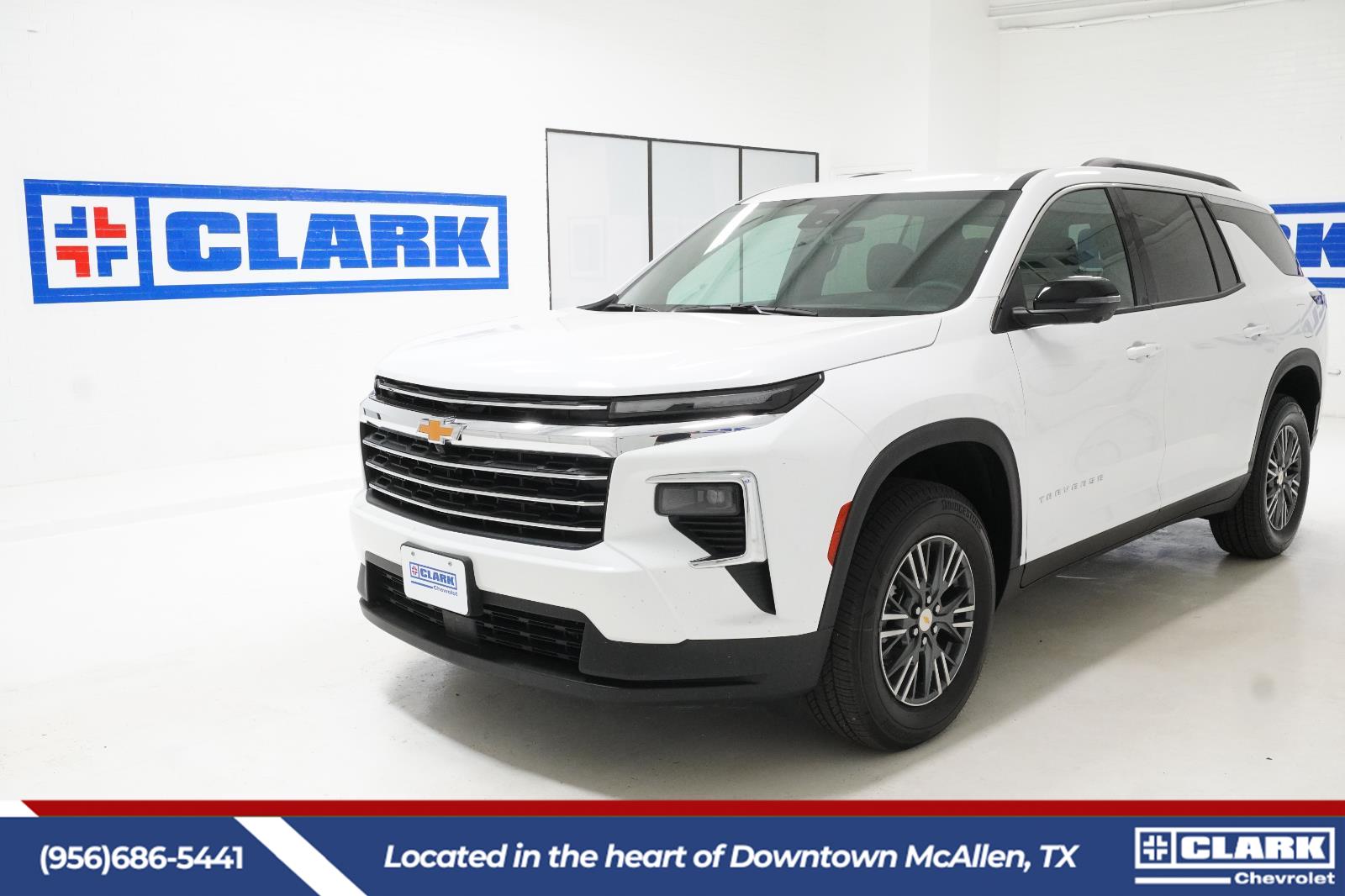 Summit White 2026 Chevrolet Traverse SUV / Crossover Front-Wheel Drive 8-Speed Automatic