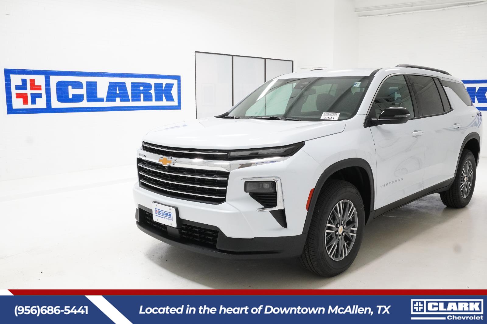 Polar White Tricoat 2026 Chevrolet Traverse SUV / Crossover Front-Wheel Drive 8-Speed Automatic