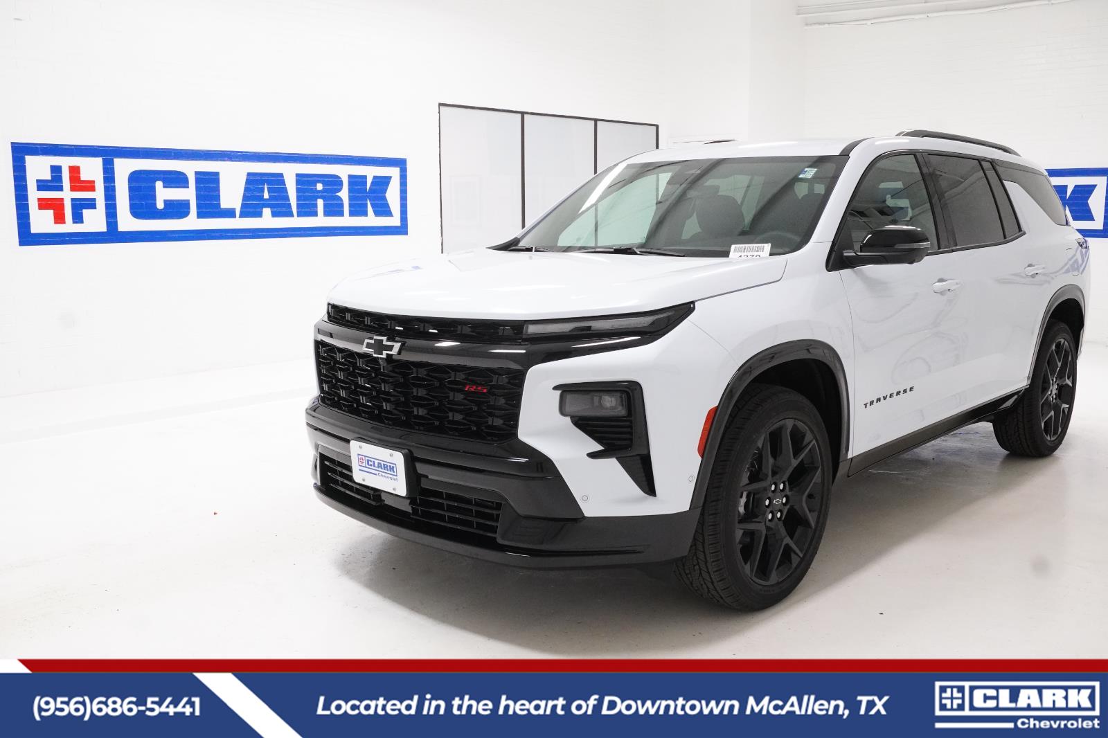 Polar White Tricoat 2026 Chevrolet Traverse SUV / Crossover Front-Wheel Drive 8-Speed Automatic