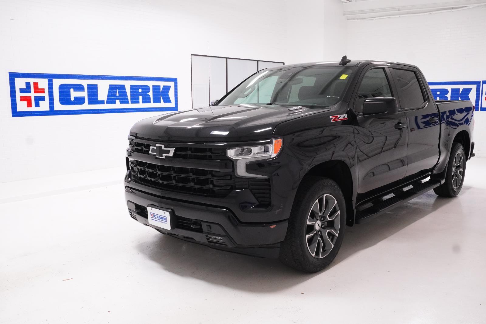 2022 Chevrolet Silverado 1500 RST Crew Cab 4WD