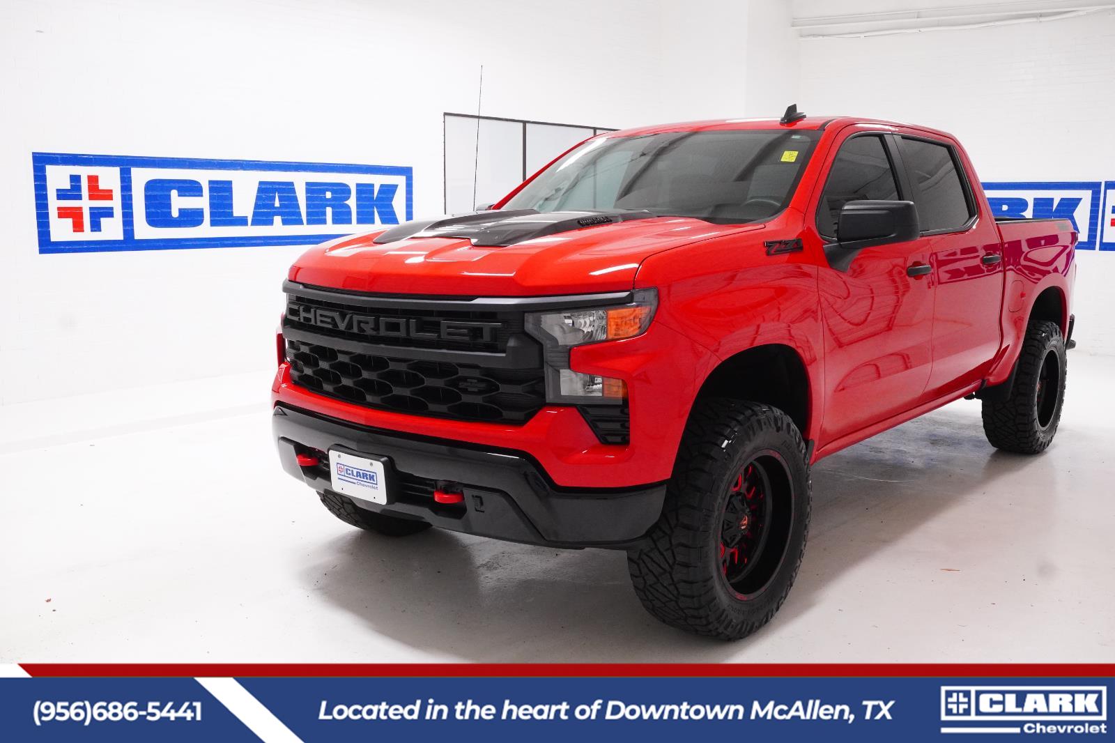 2026 Chevrolet Silverado 1500 Custom Trail Boss Crew Cab 4WD