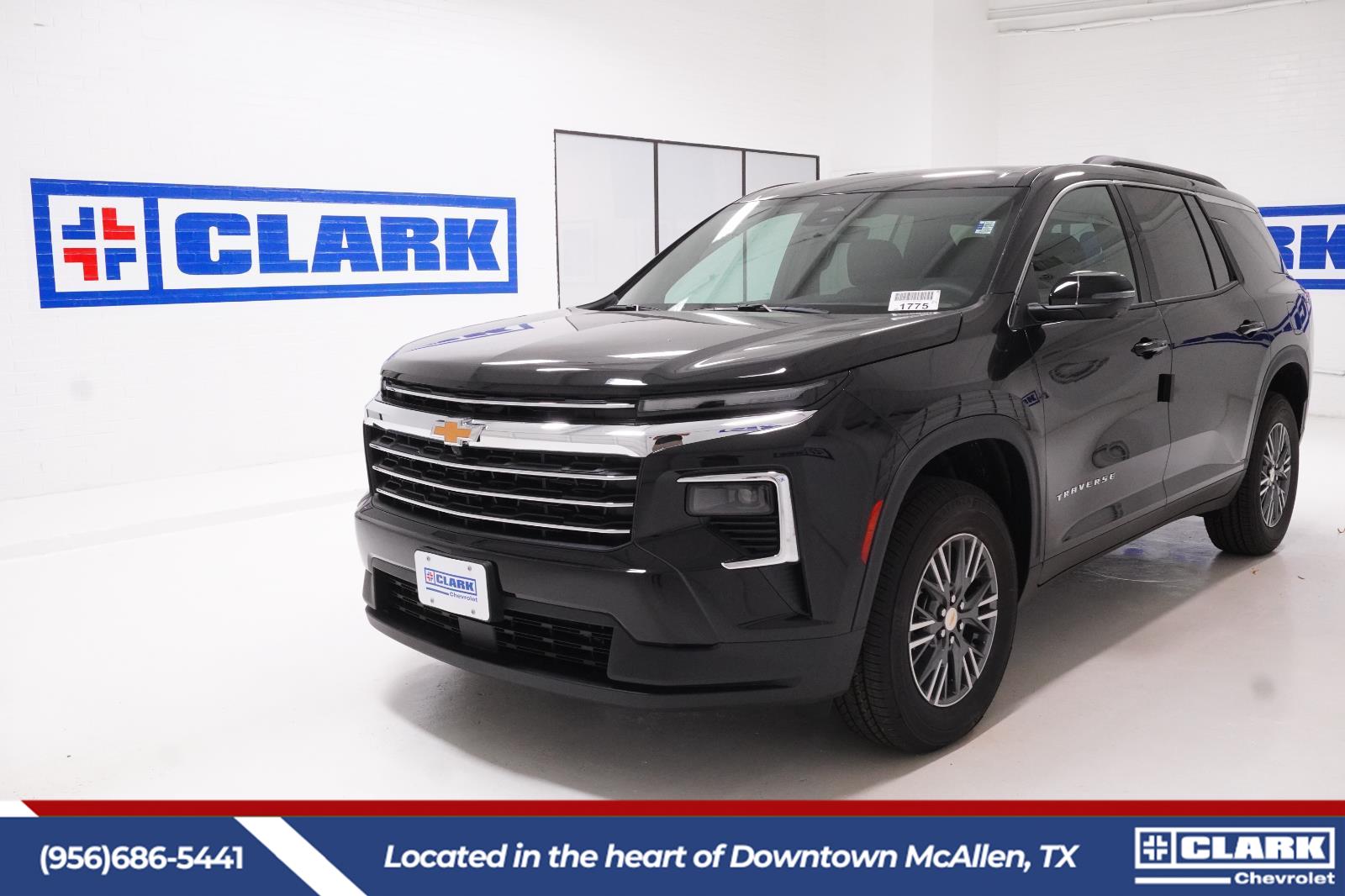 Mosaic Black Metallic 2026 Chevrolet Traverse SUV / Crossover Front-Wheel Drive 8-Speed Automatic