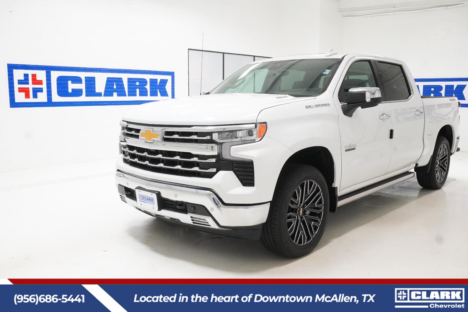 Summit White 2026 Chevrolet Silverado 1500 Pickup Truck Four-Wheel Drive Automatic
