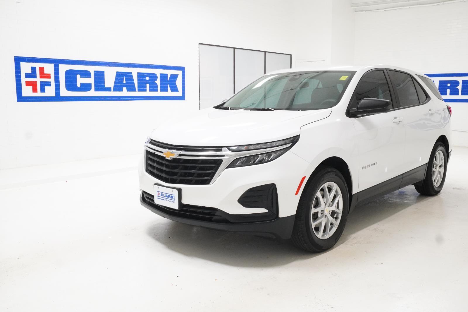Summit White 2023 Chevrolet Equinox SUV / Crossover Front-Wheel Drive 6-Speed Automatic Overdrive