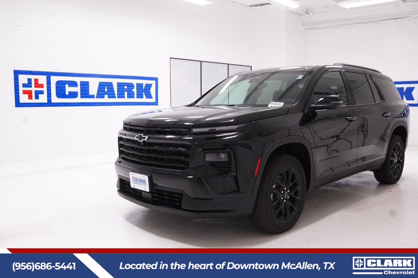 Mosaic Black Metallic 2026 Chevrolet Traverse SUV / Crossover Front-Wheel Drive 8-Speed Automatic