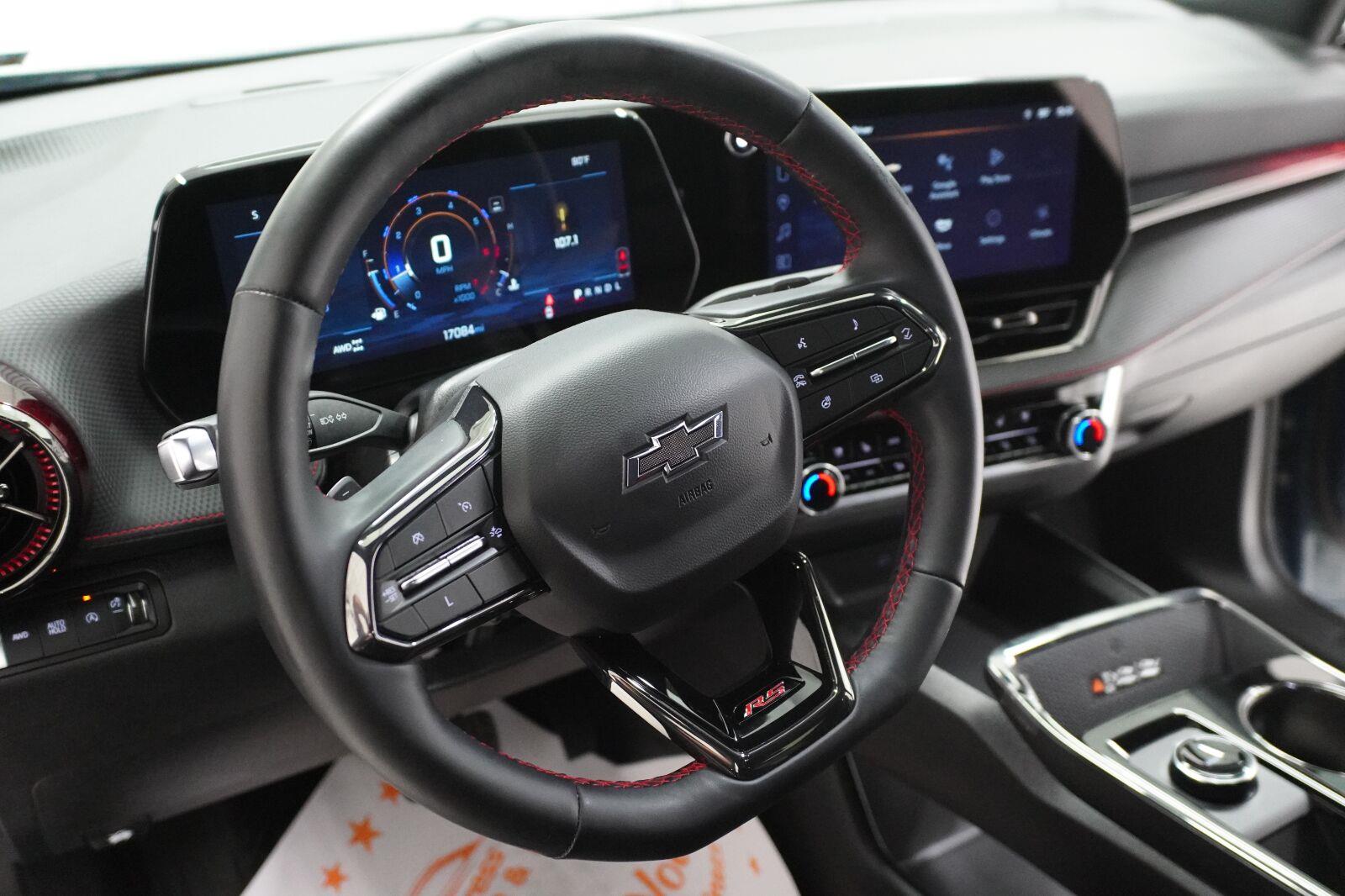 View vehicle photo 7