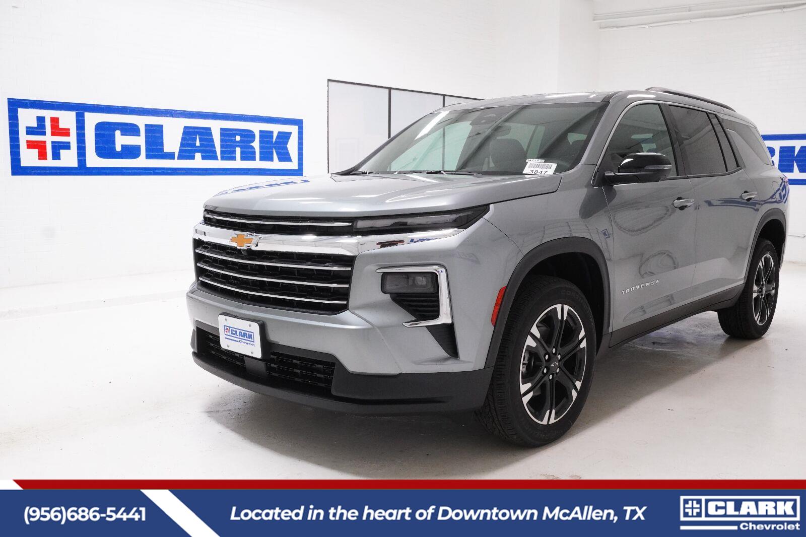Sterling Gray Metallic 2027 Chevrolet Traverse SUV / Crossover Front-Wheel Drive 8-Speed Automatic
