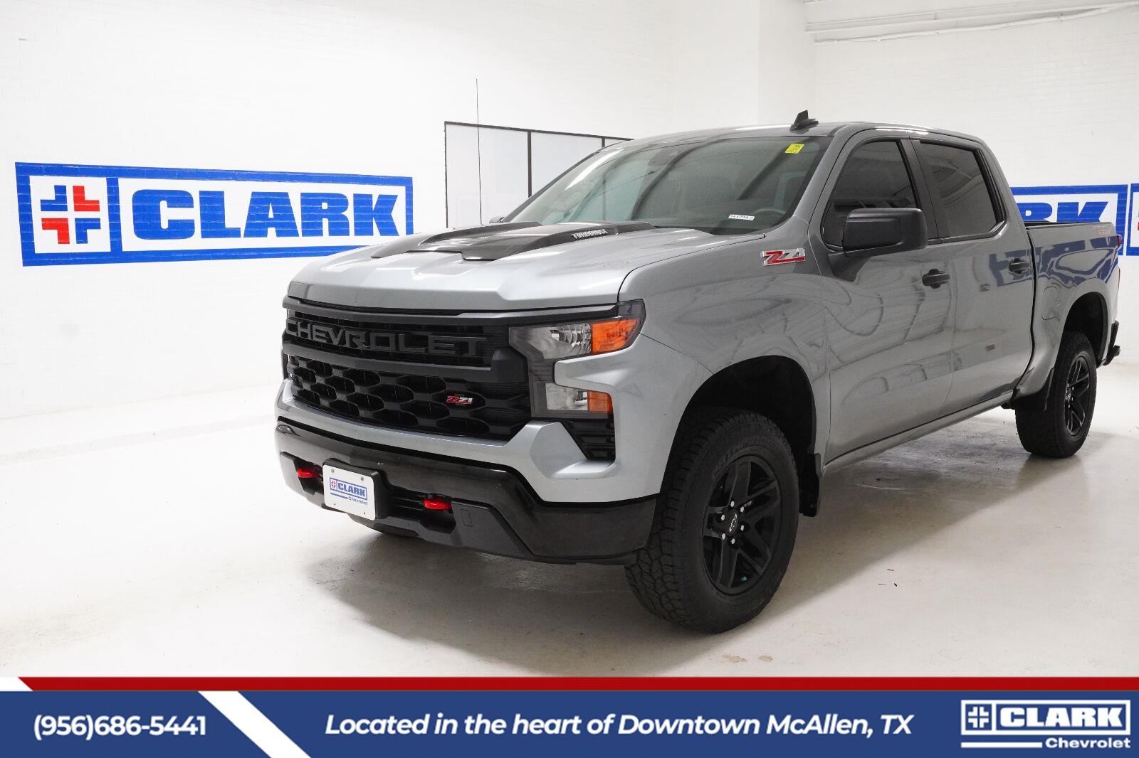 Sterling Gray Metallic 2025 Chevrolet Silverado 1500 Pickup Truck Four-Wheel Drive 8-Speed Automatic