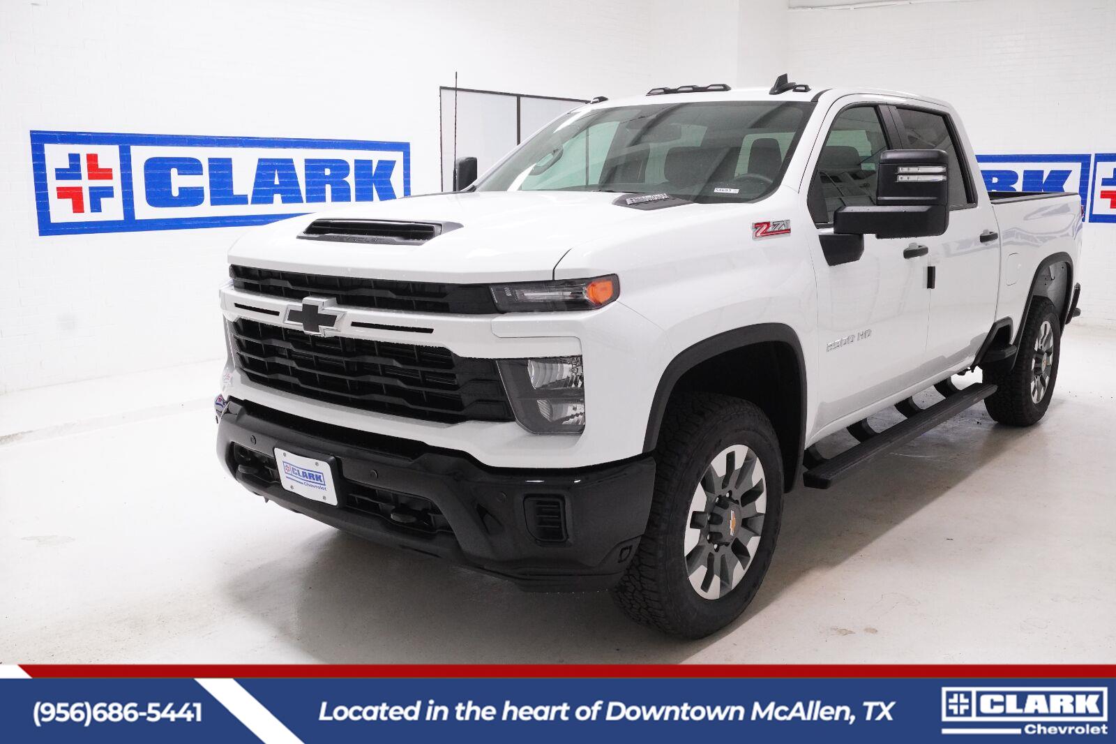 Summit White 2026 Chevrolet Silverado 2500HD Pickup Truck Four-Wheel Drive Automatic