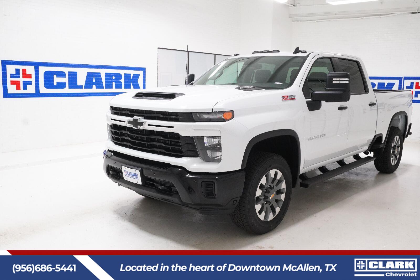 Summit White 2026 Chevrolet Silverado 2500HD Pickup Truck Four-Wheel Drive Automatic