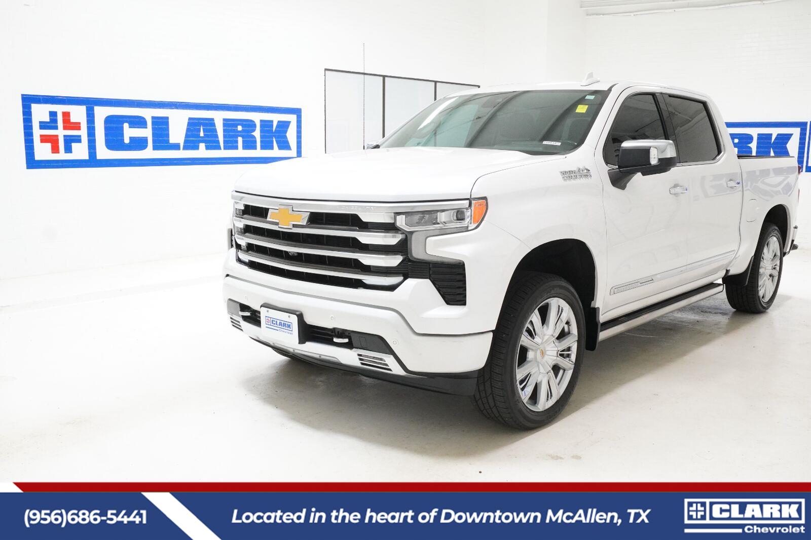 White (Iridescent Pearl Tricoat) 2023 Chevrolet Silverado 1500 Pickup Truck Four-Wheel Drive Automatic