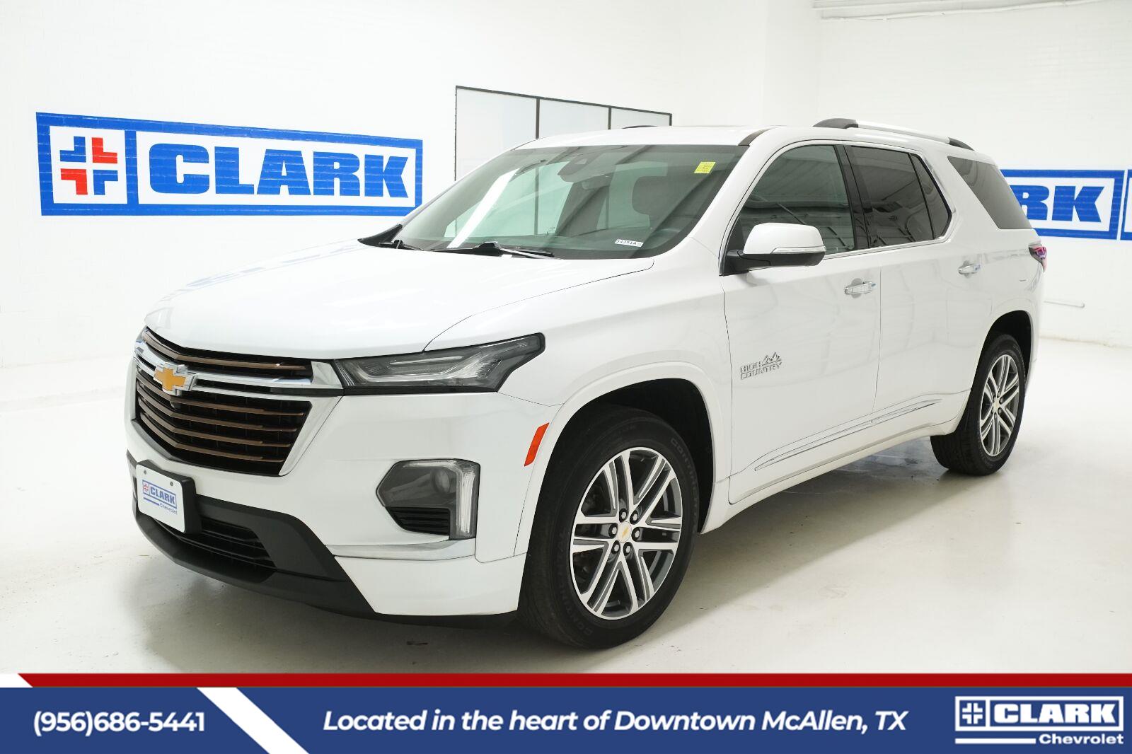 White (Iridescent Pearl Tricoat) 2023 Chevrolet Traverse SUV / Crossover Front-Wheel Drive 9-Speed Automatic