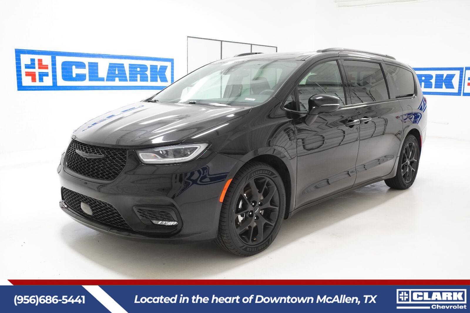  2025 Chrysler Pacifica Limited FWD   