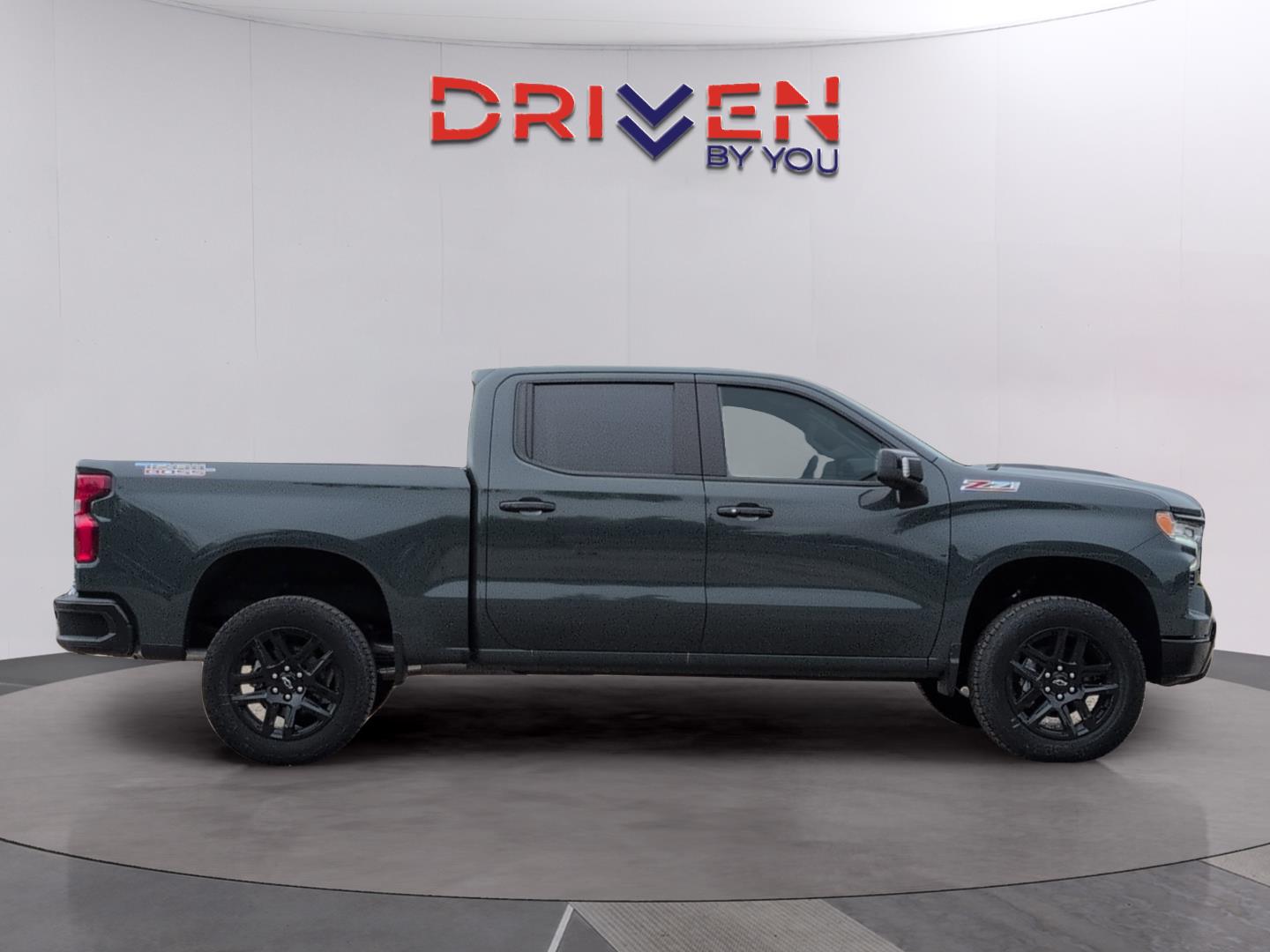 View vehicle photo 6