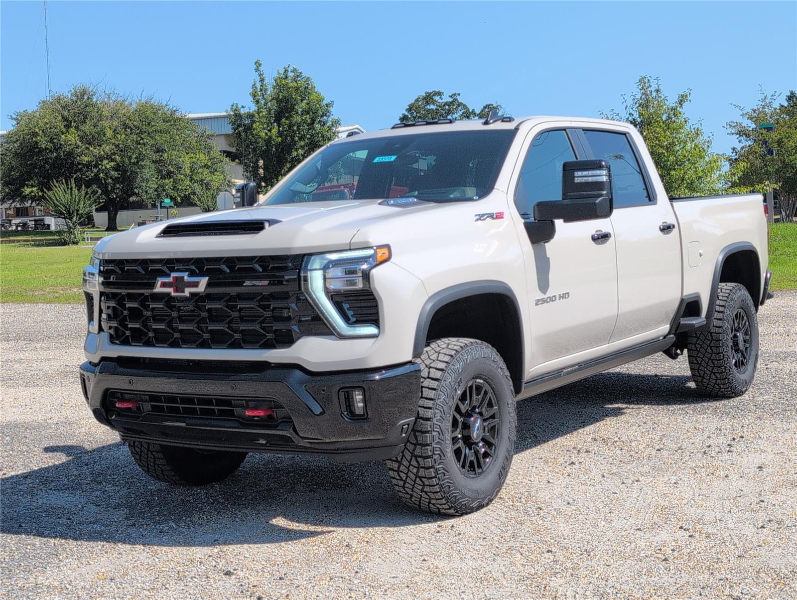 White Sands 2026 Chevrolet Silverado 2500HD Pickup Truck Four-Wheel Drive Automatic