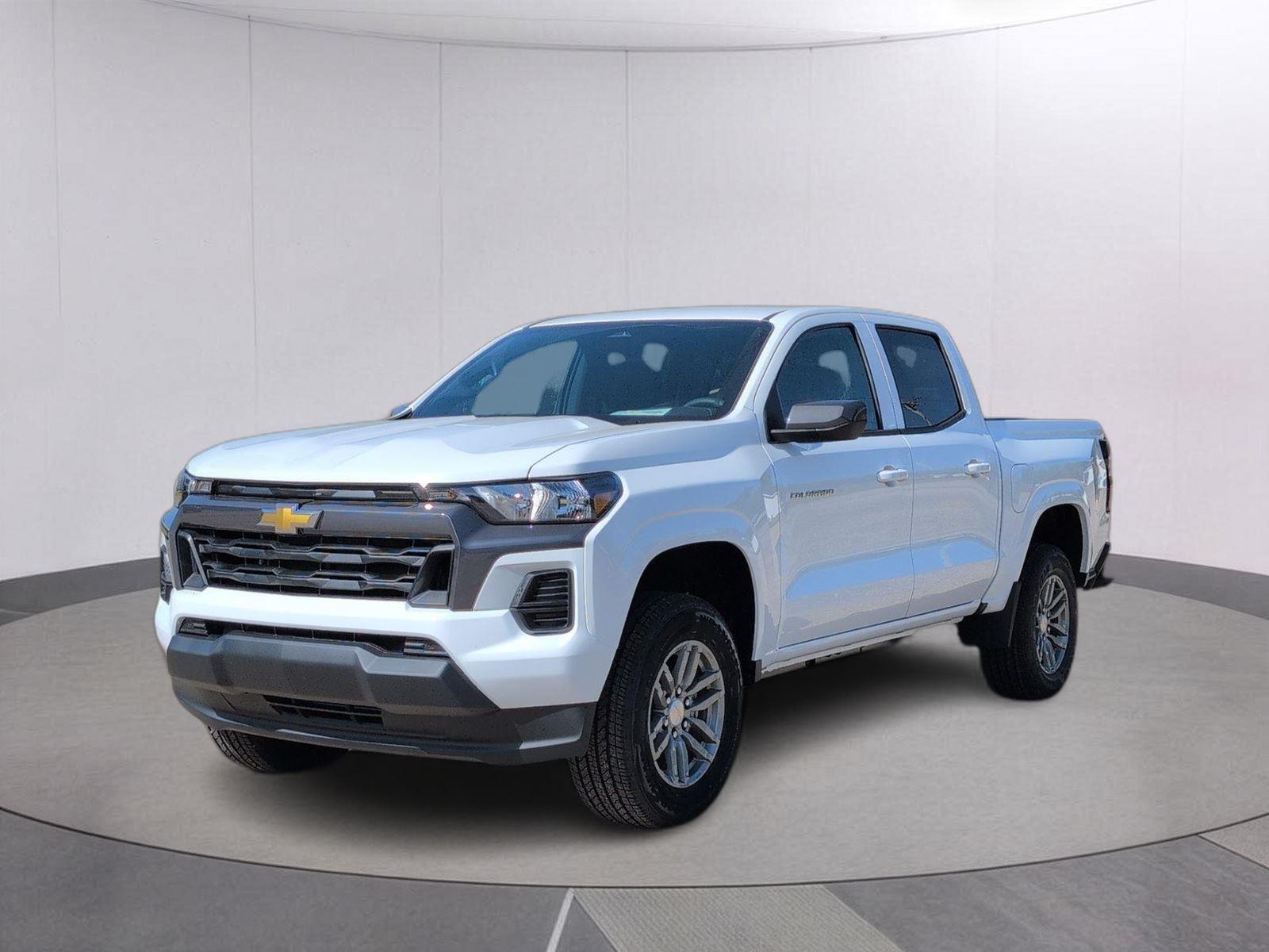 Summit White 2026 Chevrolet Colorado Pickup Truck 4X2 8-Speed Automatic