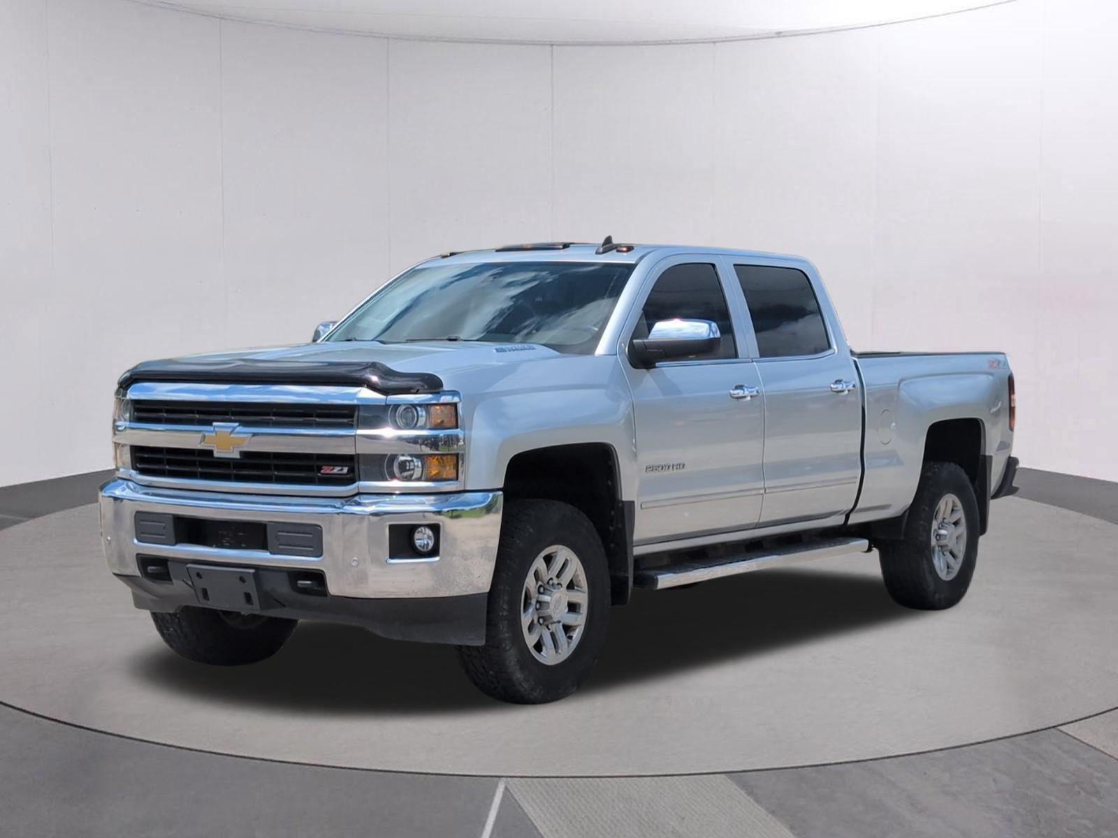Silver Ice Metallic 2015 Chevrolet Silverado 2500HD Pickup Truck Four-Wheel Drive 6-Speed Automatic