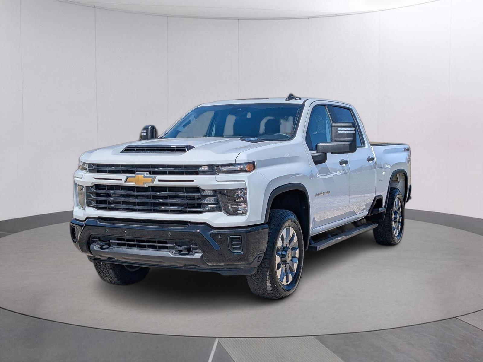 2025 Chevrolet Silverado 2500HD Custom Crew Cab 4WD