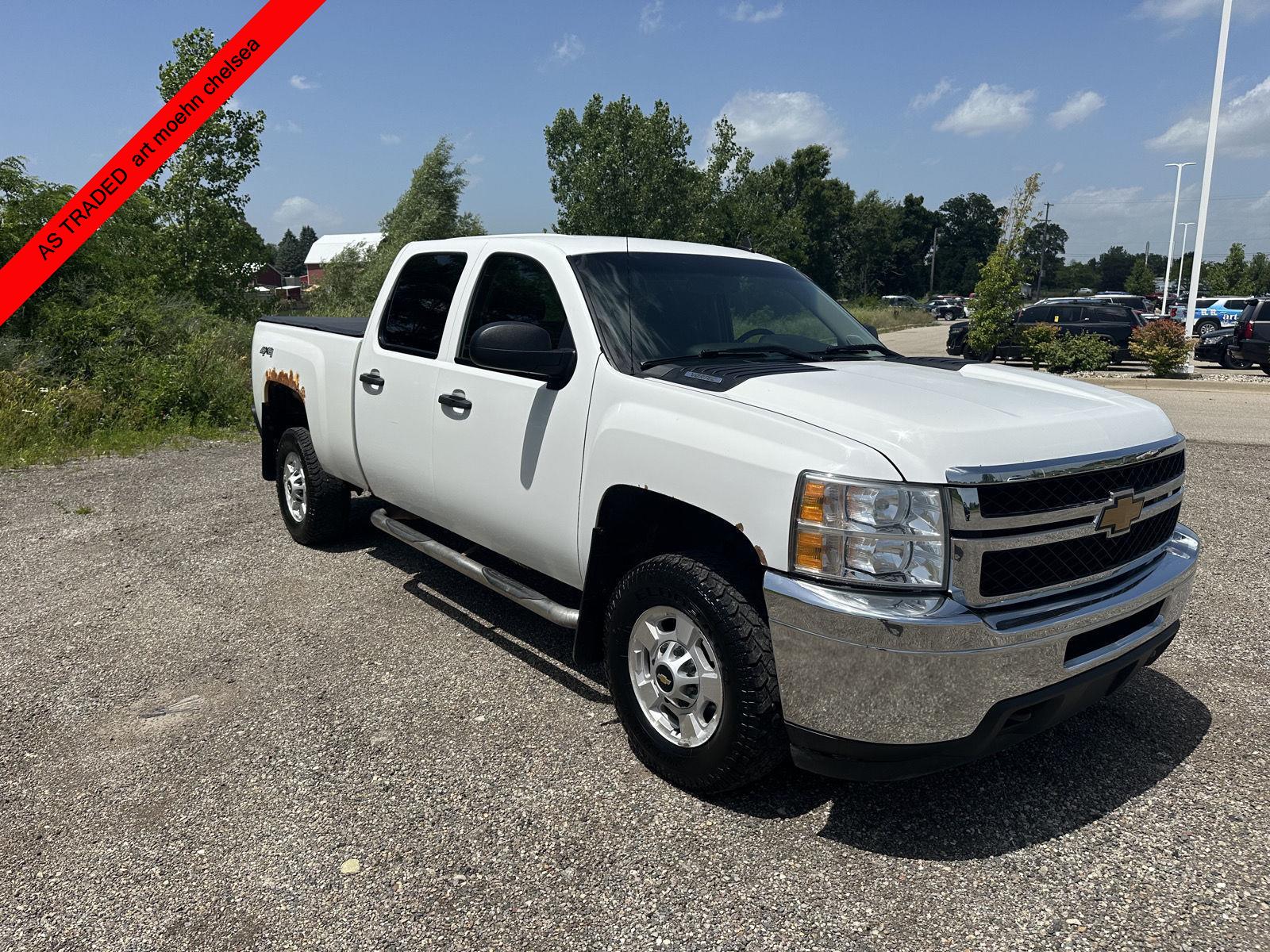 Summit White 2014 Chevrolet Silverado 2500HD Pickup Truck Four-Wheel Drive 6-Speed Automatic
