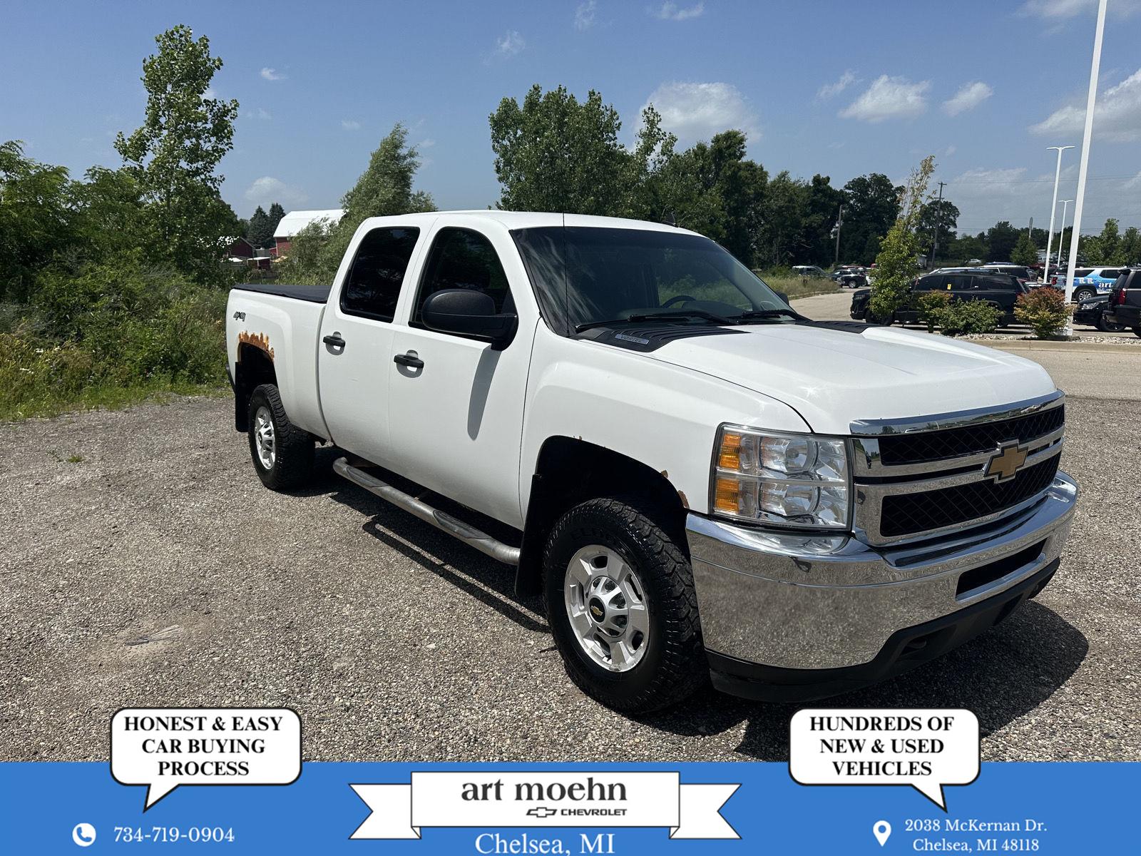 Summit White 2014 Chevrolet Silverado 2500HD Pickup Truck Four-Wheel Drive 6-Speed Automatic