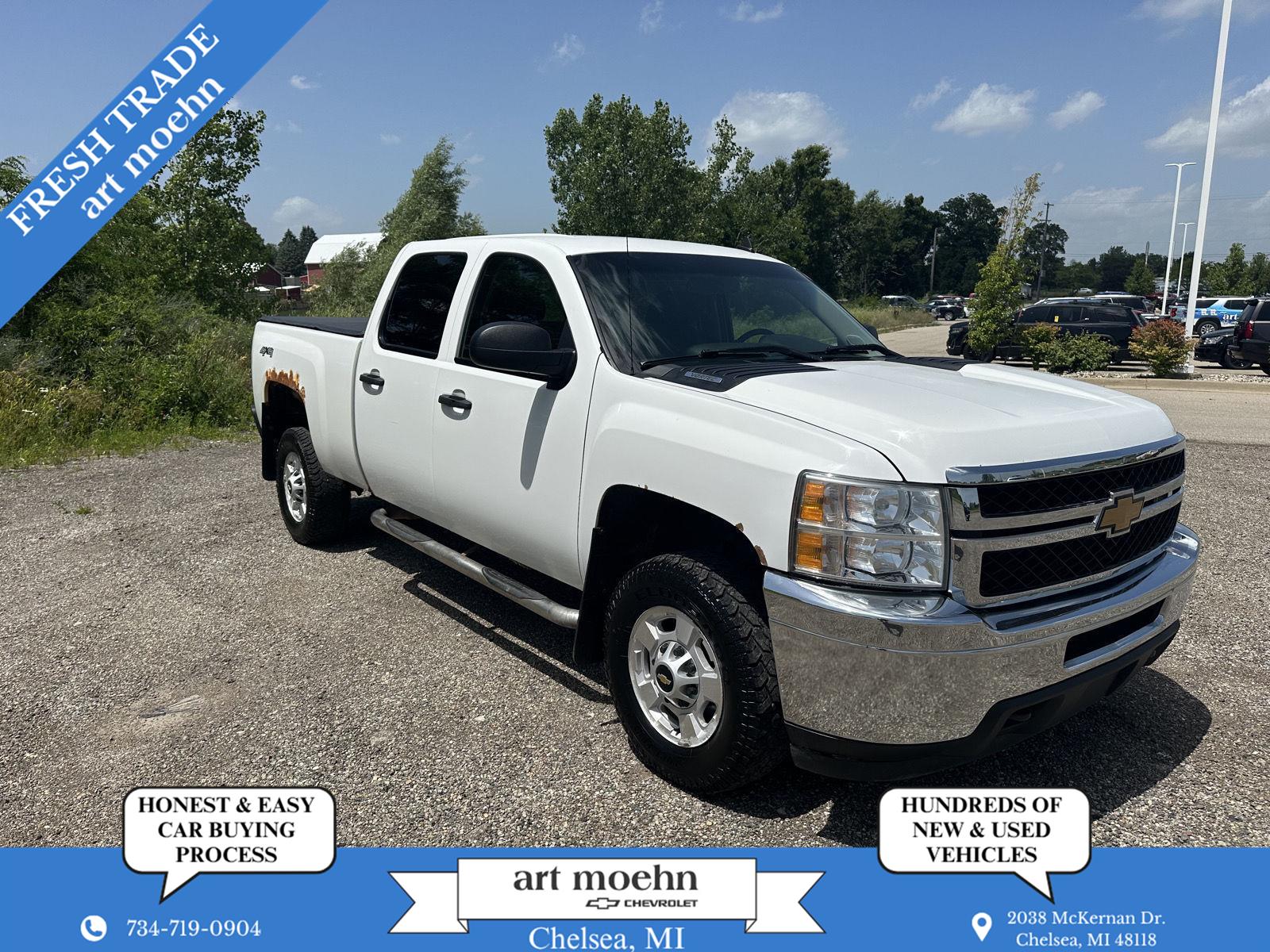 Summit White 2014 Chevrolet Silverado 2500HD Pickup Truck Four-Wheel Drive 6-Speed Automatic
