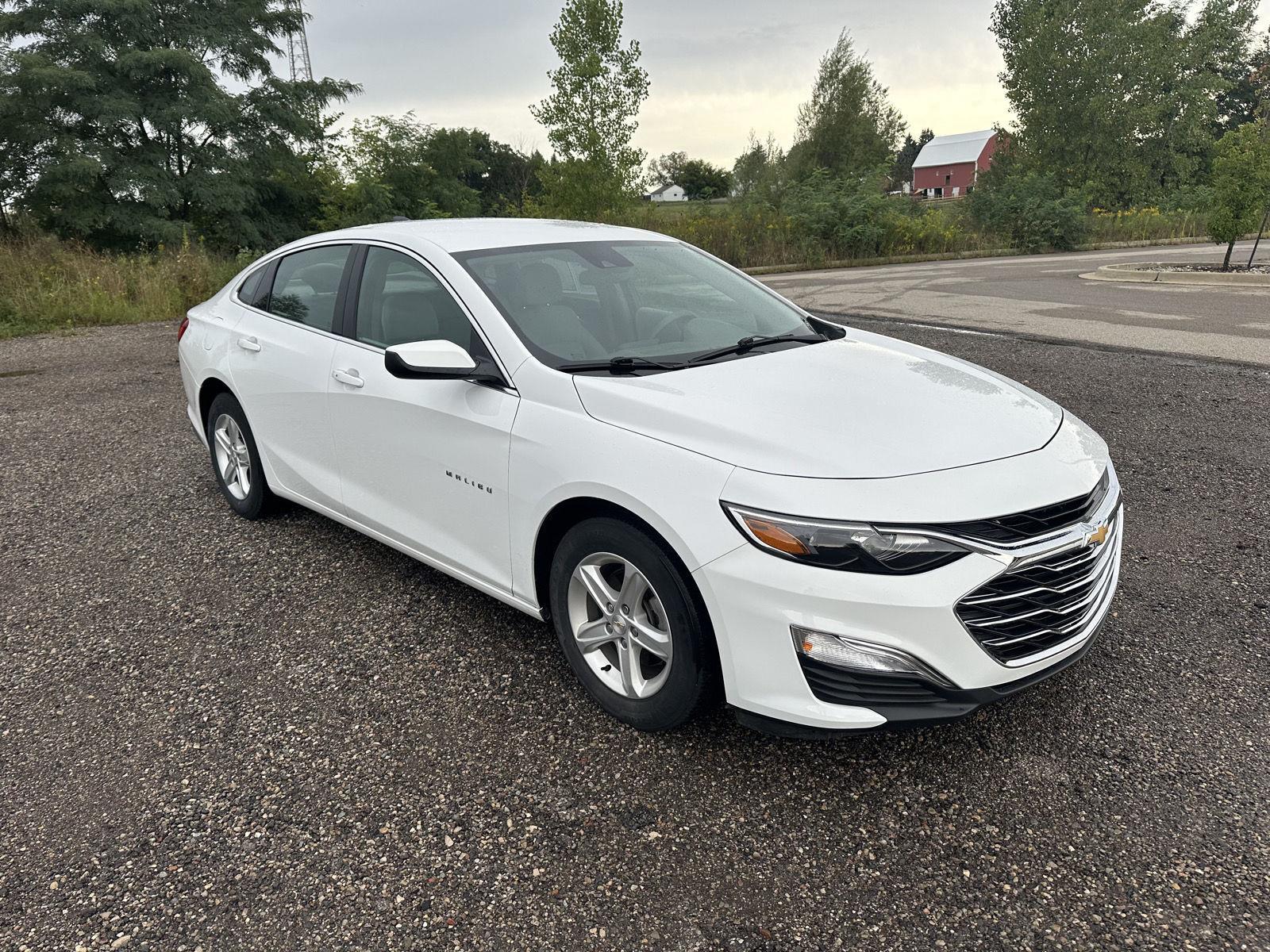 Summit White 2024 Chevrolet Malibu Sedan Front-Wheel Drive Continuously Variable Transmission