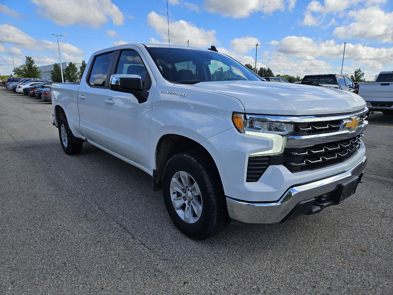 Summit White 2025 Chevrolet Silverado 1500 Pickup Truck Four-Wheel Drive 8-Speed Automatic