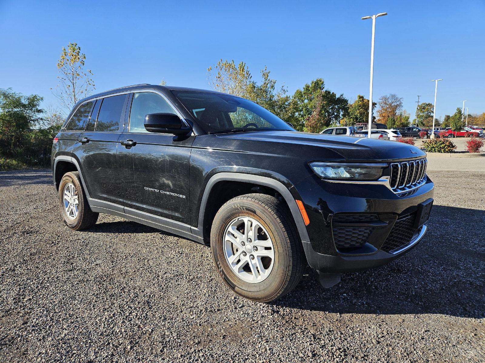 2023 Jeep Grand Cherokee Laredo 4WD