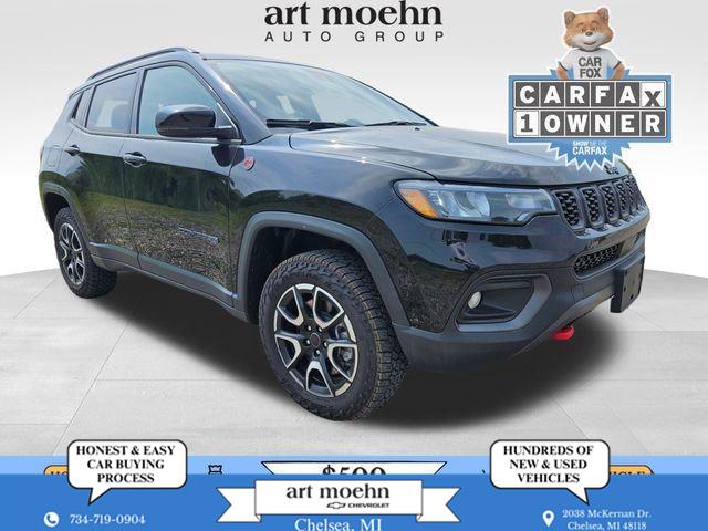 Diamond Black Crystal Pearlcoat 2025 Jeep Compass SUV / Crossover Four-Wheel Drive 8-Speed Automatic