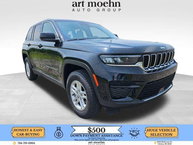 2023 Jeep Grand Cherokee Laredo 4WD