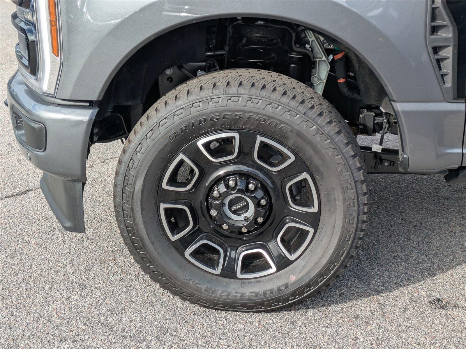 New 2026 Carbonized Gray Metallic Ford Platinum image 11