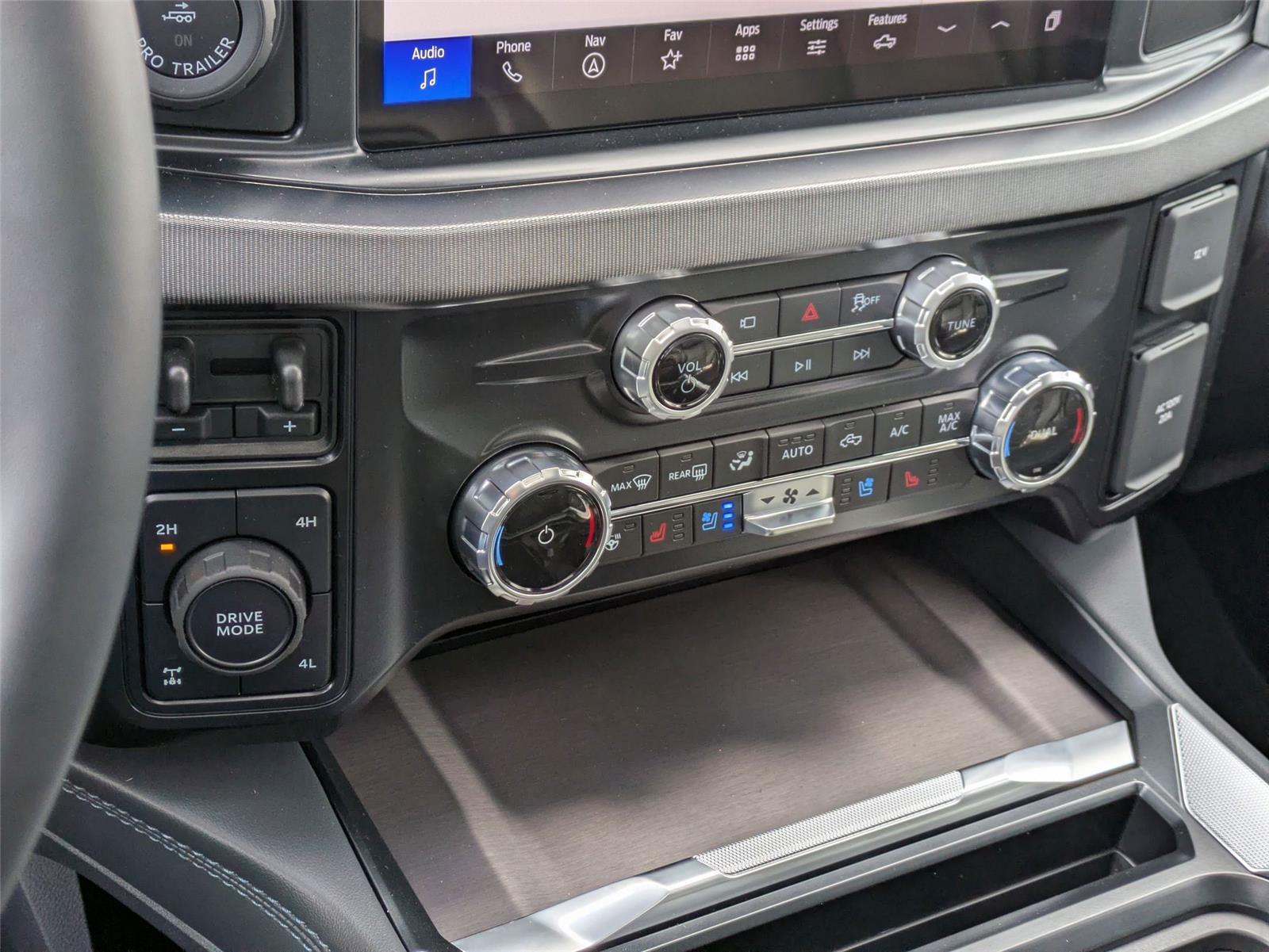 New 2026 Carbonized Gray Metallic Ford Platinum image 24