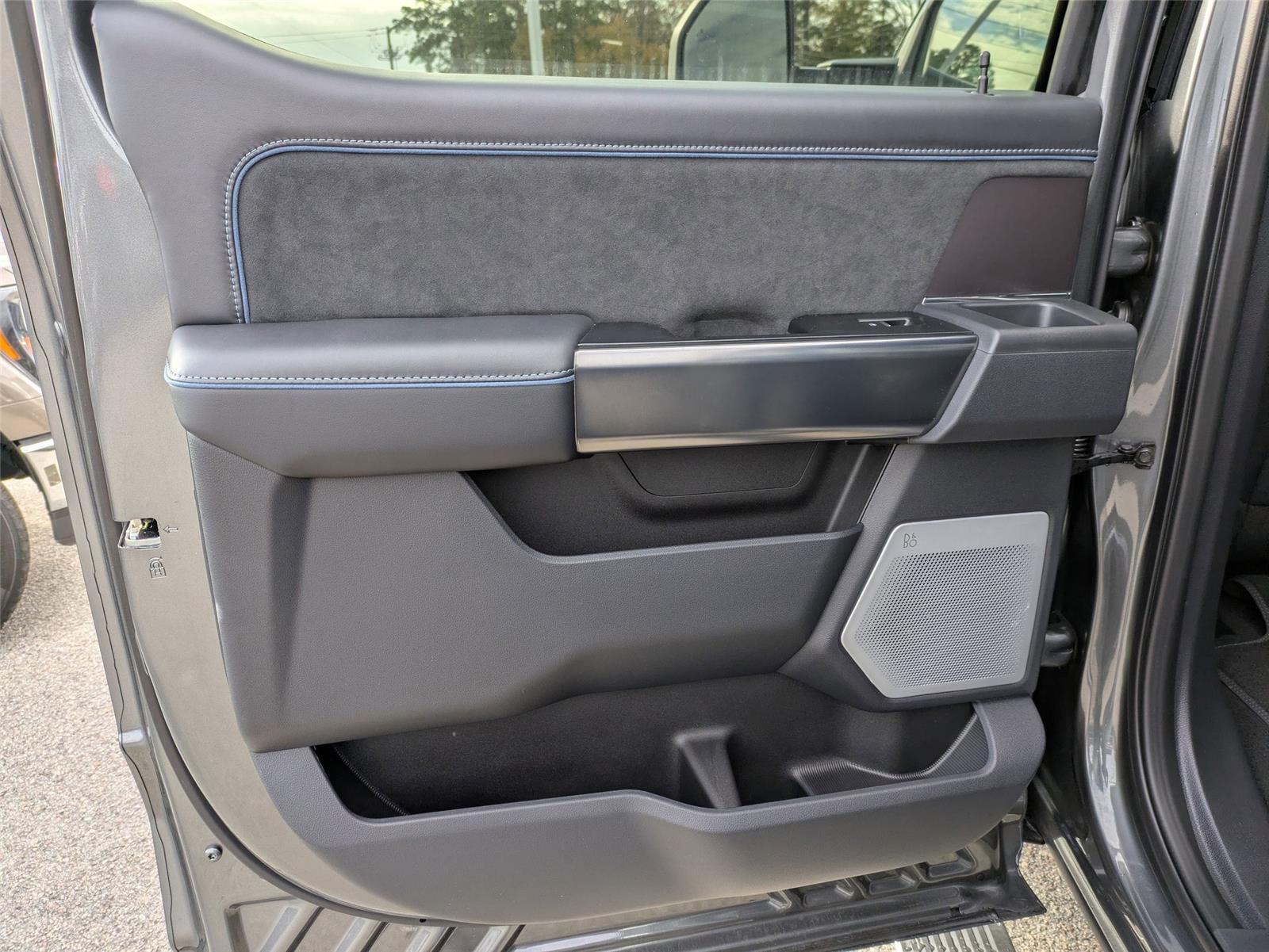 New 2026 Carbonized Gray Metallic Ford Platinum image 27