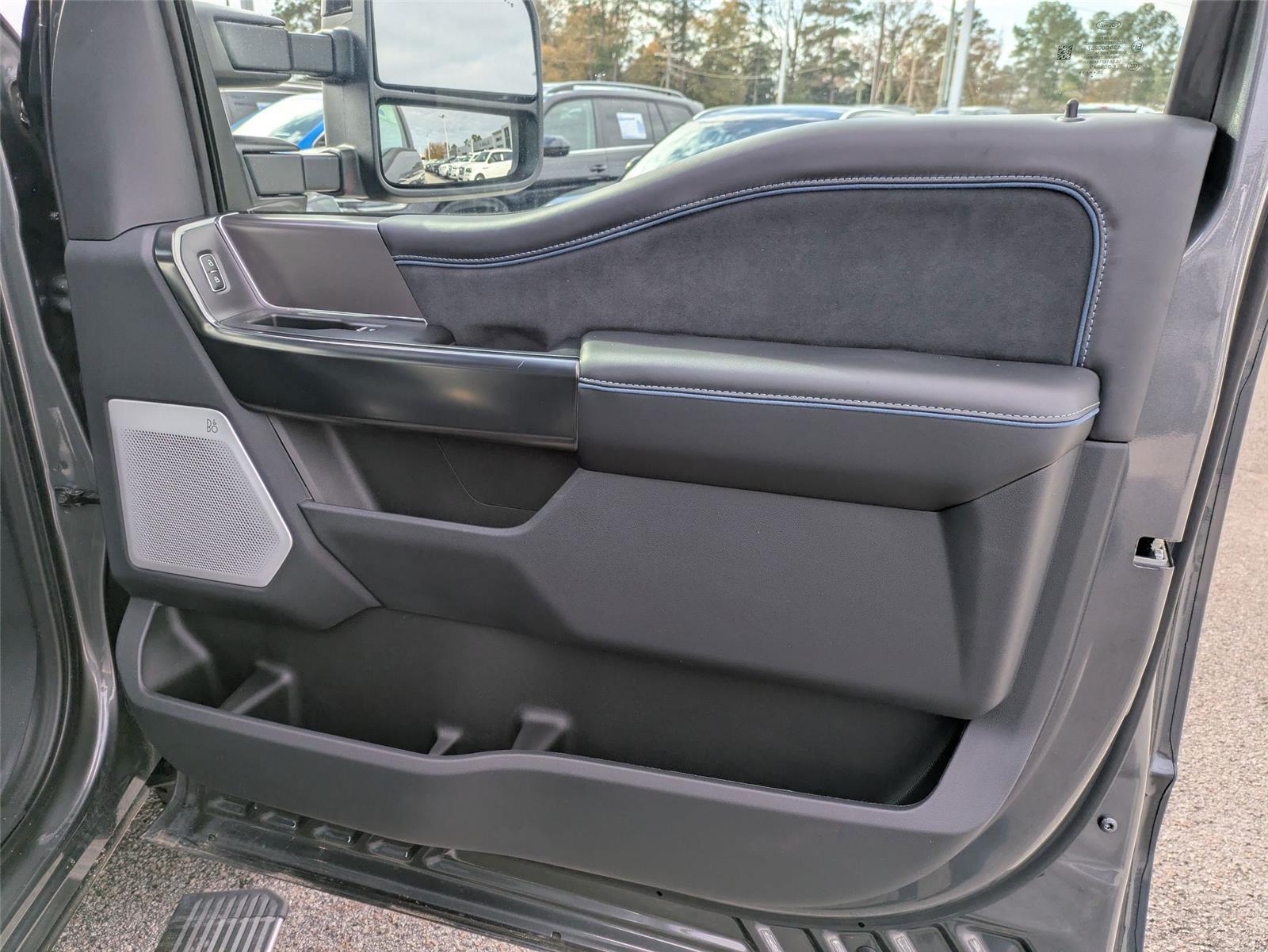 New 2026 Carbonized Gray Metallic Ford Platinum image 34