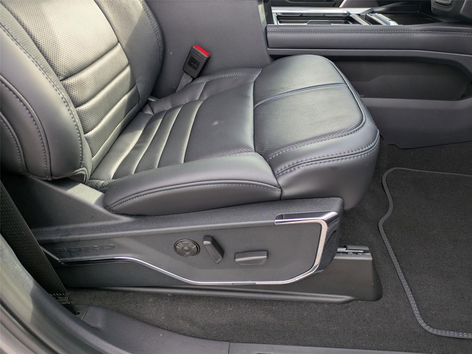 New 2026 Carbonized Gray Metallic Ford Platinum image 38