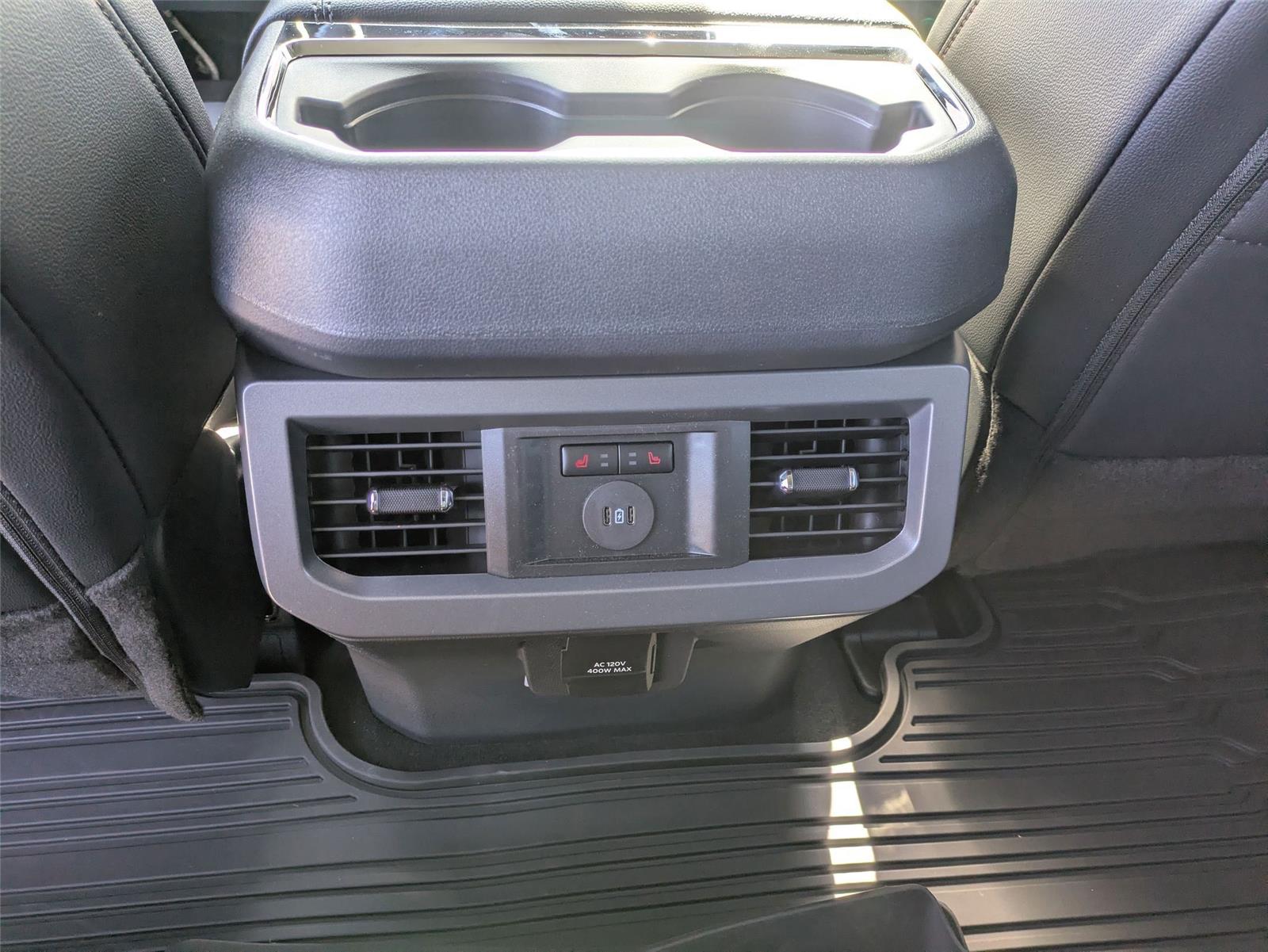 New 2026 Star White Metallic Tri-Coat Ford LARIAT image 32