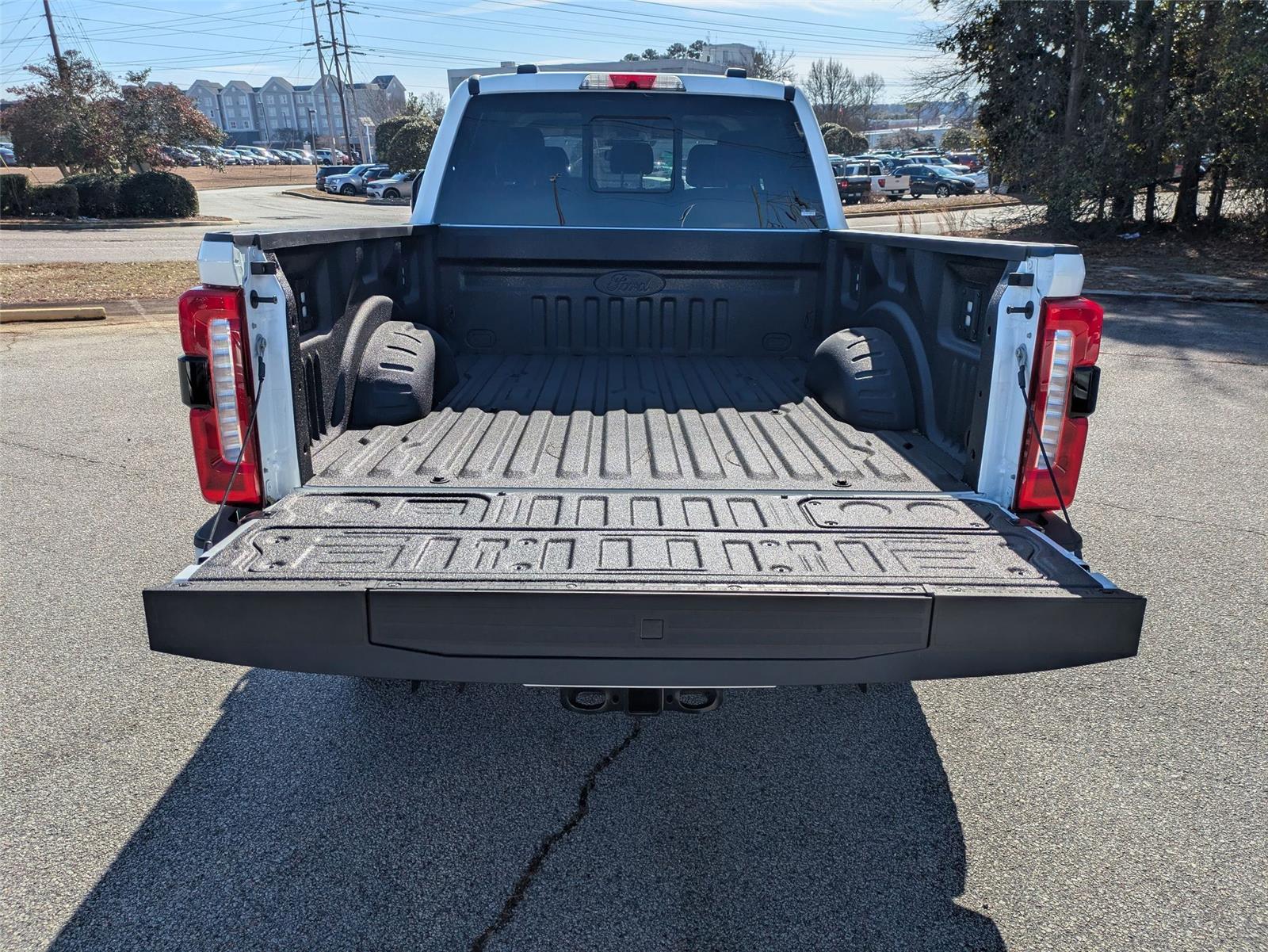 New 2026 Star White Metallic Tri-Coat Ford LARIAT image 35