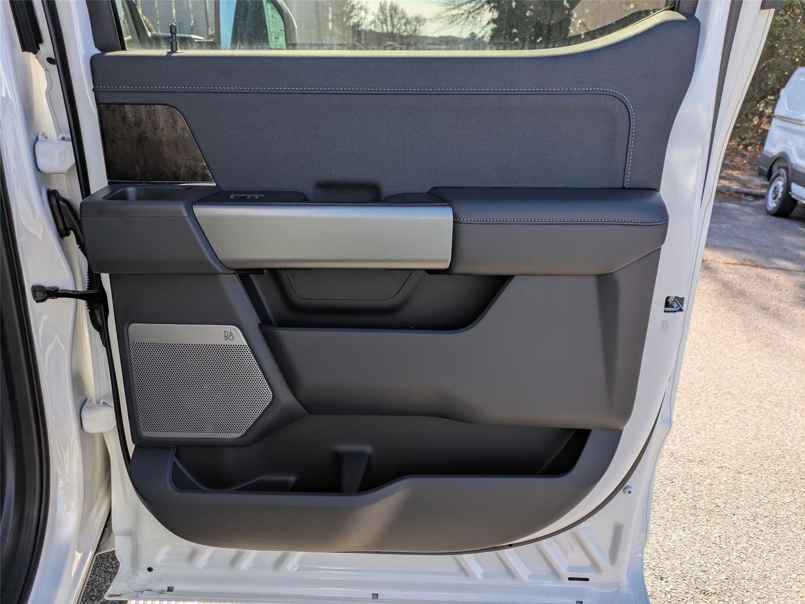 New 2026 Star White Metallic Tri-Coat Ford LARIAT image 38