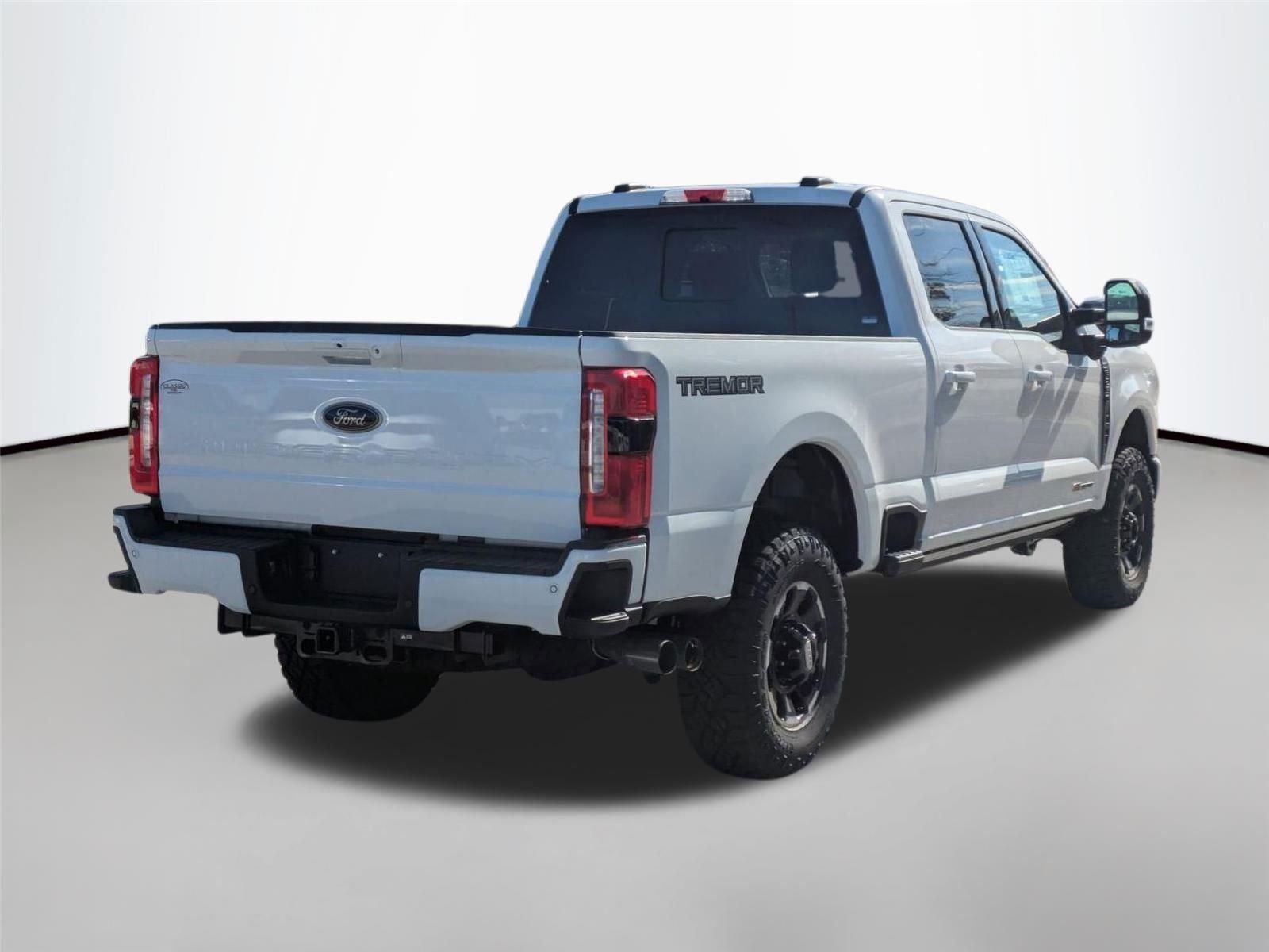 New 2026 Star White Metallic Tri-Coat Ford LARIAT image 5