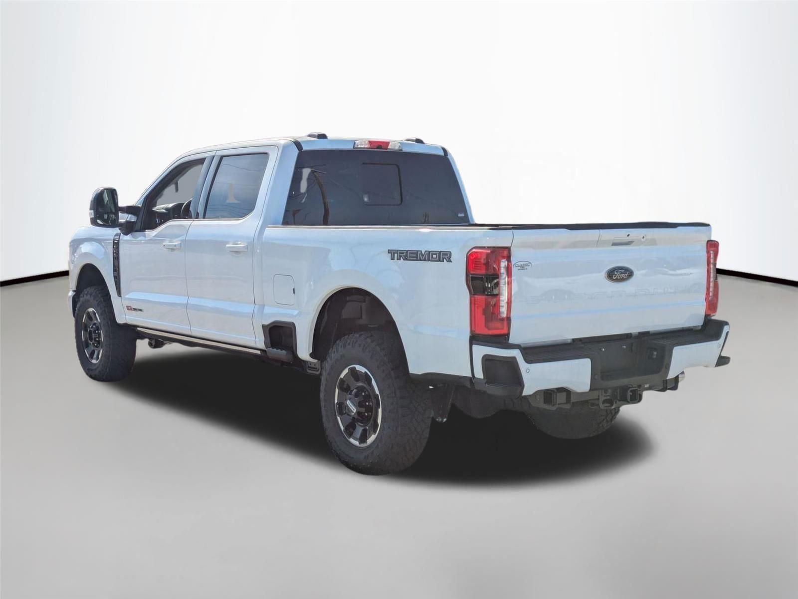 New 2026 Star White Metallic Tri-Coat Ford LARIAT image 7