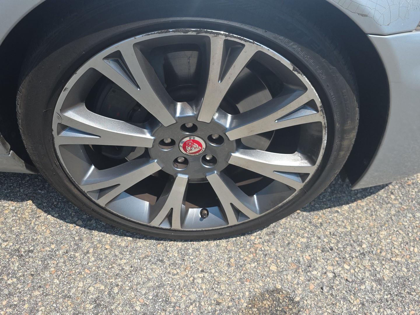 Used 2010 Liquid Silver Jaguar XKR image 8
