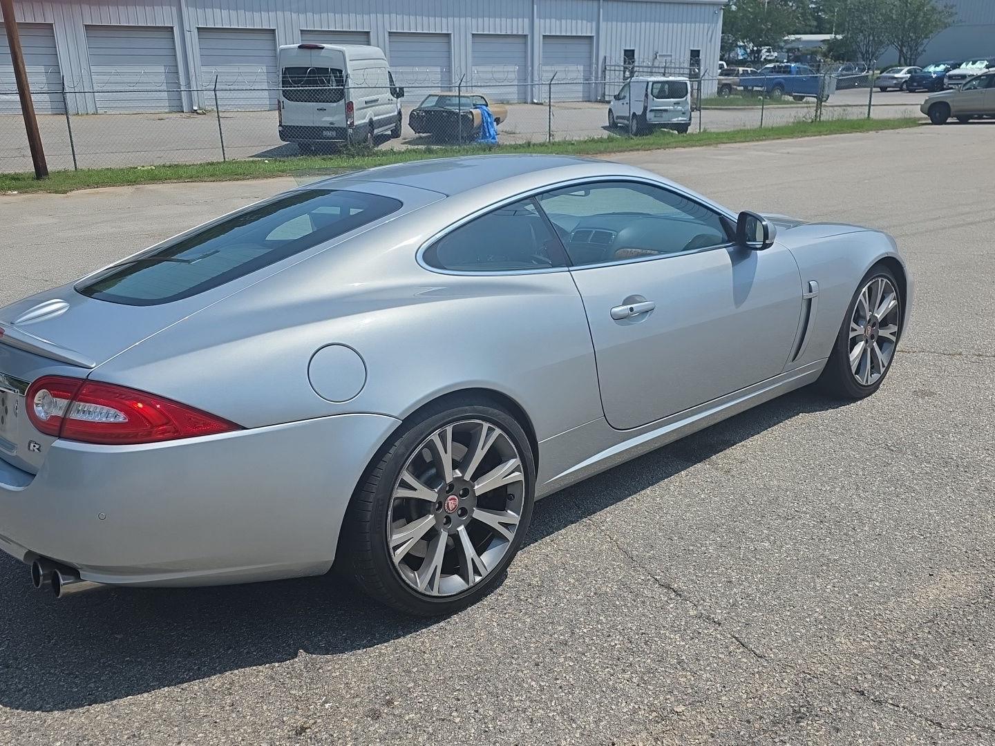 Used 2010 Liquid Silver Jaguar XKR image 11