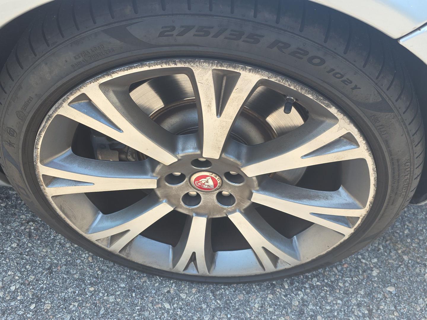 Used 2010 Liquid Silver Jaguar XKR image 17
