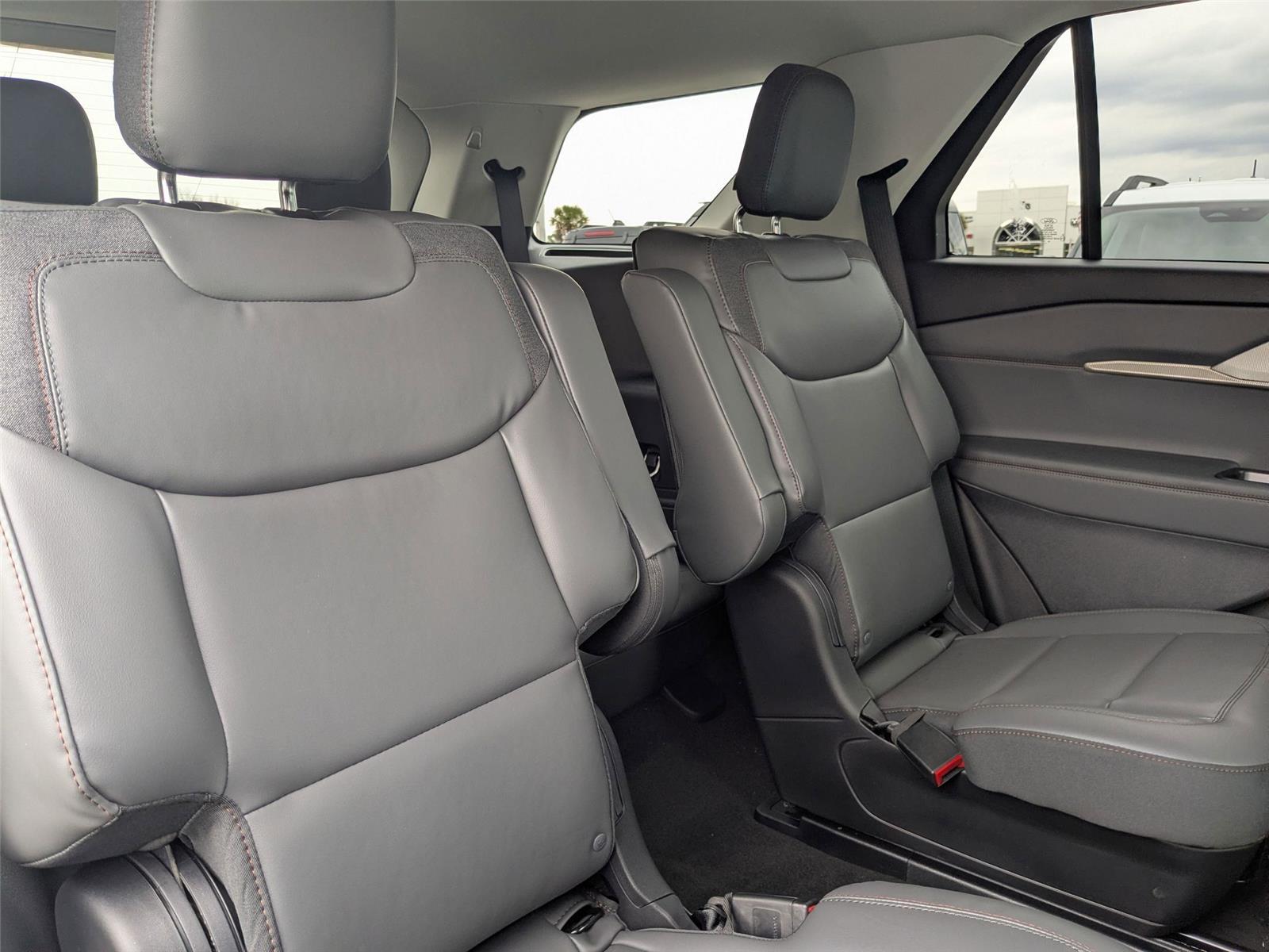 New 2026 Vapor Blue Metallic Ford Active w/200A Pkg image 31