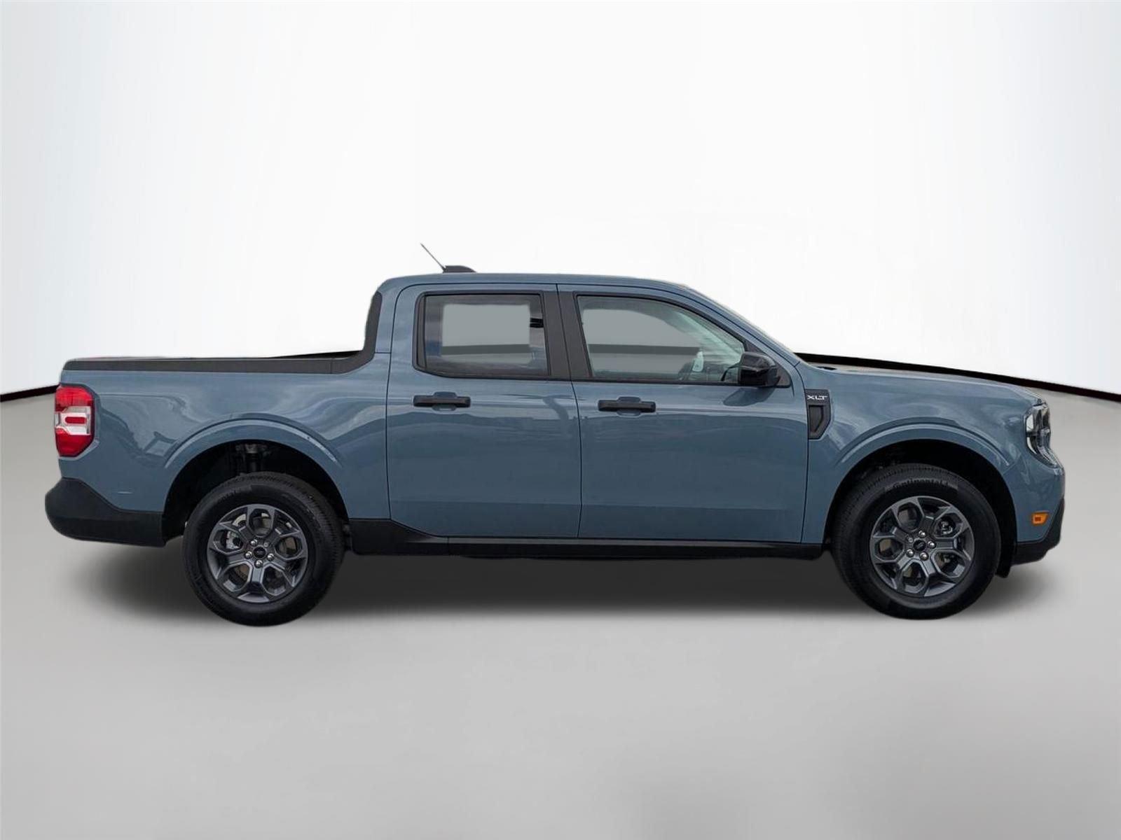 View vehicle photo 4